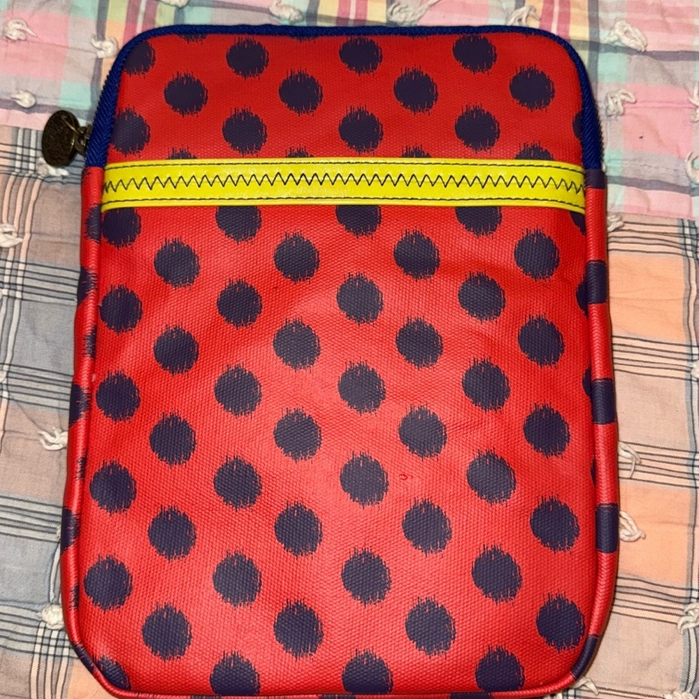 Plenty by Tract Reese tablet holder. Size is 8x11